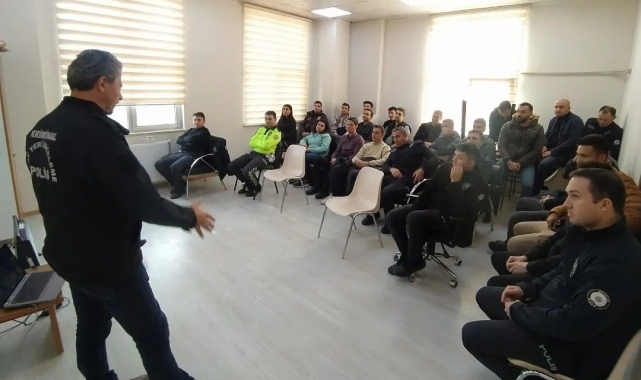 İlçelerde görev yapan polislere olay yeri inceleme eğitimi verildi