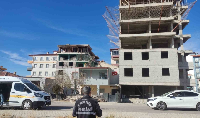 İnşaatta merdiven boşluğuna düşen kalıp ustası hayatını kaybetti