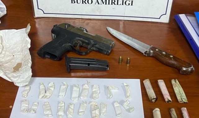 İzmir'de 'dur' ihtarına uymayan araçtan uyuşturucu çıktı