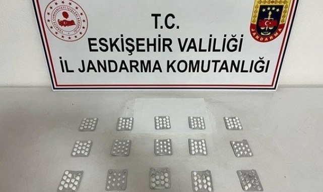 Jandarma ekiplerince 184 adet sentetik ecza hap ele geçirildi