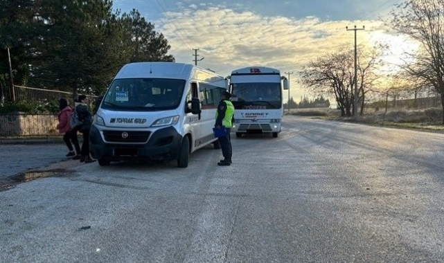 Jandarma ekiplerinden okul servislerine denetim