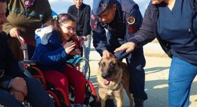 Jandarma ekiplerinden özel eğitim gören öğrencilere ziyaret