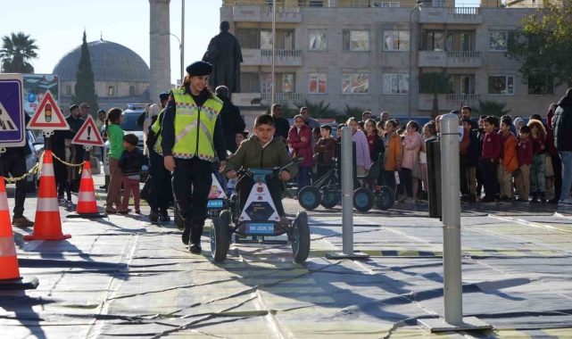 Jandarmadan öğrencilere trafik güvenliği eğitimi