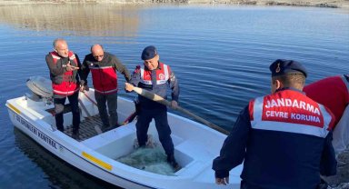 Jandarmadan tekneyle kaçak av denetimi