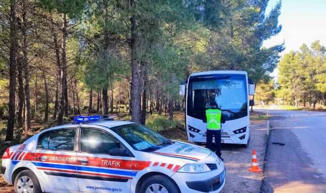Jandarmadan trafikte kural ihlali yapanlara 17 bin 845 TL idari yaptırım para cezası