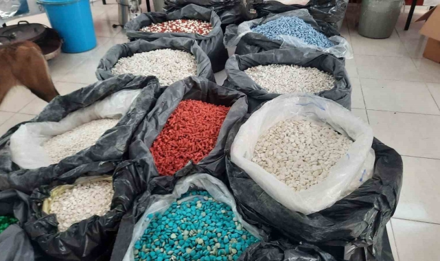 Jandarmadan zehir tacirlerine ağır darbe: 250 milyon lira değerinde uyuşturucu ele geçirildi
