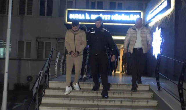 Kadın hırsızın sahte çocuk oyunu...