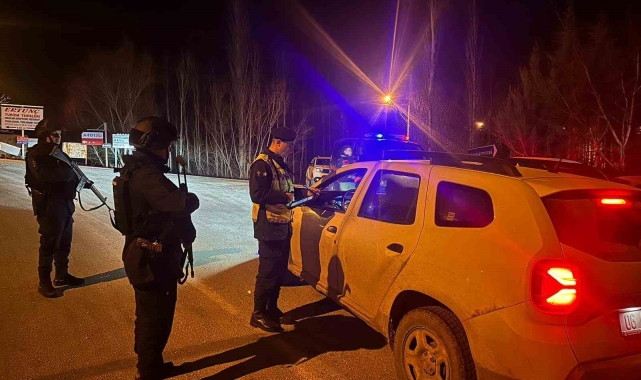 Kahramanmaraş'ta jandarmadan yılbaşı uygulaması