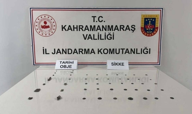 Kahramanmaraş'ta sikke ve tarihi objeler ele geçirildi