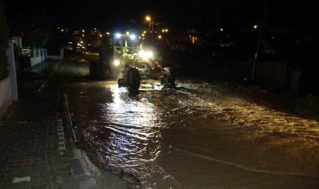 Kalabaklı köyü ve taşan derede temizlik çalışmaları sürüyor