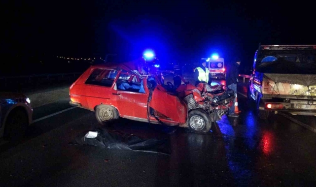 Kamyona arkadan çarpan otomobilde hayatını kaybedenlerin isimleri belli oldu