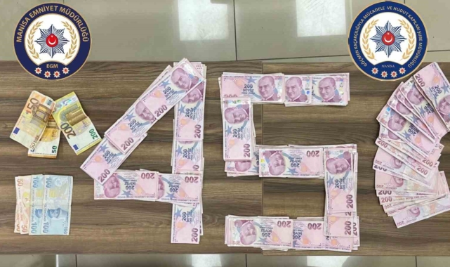 Kapalı kasa kamyonet içinde 33 göçmen yakalandı