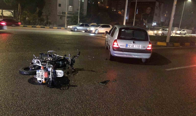 Karabük'te motosikletle otomobil çarpıştı: 1 yaralı