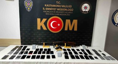 Kastamonu'da çok sayıda gümrük kaçağı cep telefonu ele geçirildi: 2 gözaltı