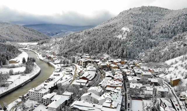 Kastamonu'da kar, kartpostallık görüntüler oluşturdu