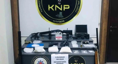 Kayseri'de uyuşturucu tacirlerine suçüstü: 2.7 kilo uyuşturucu madde ele geçirildi