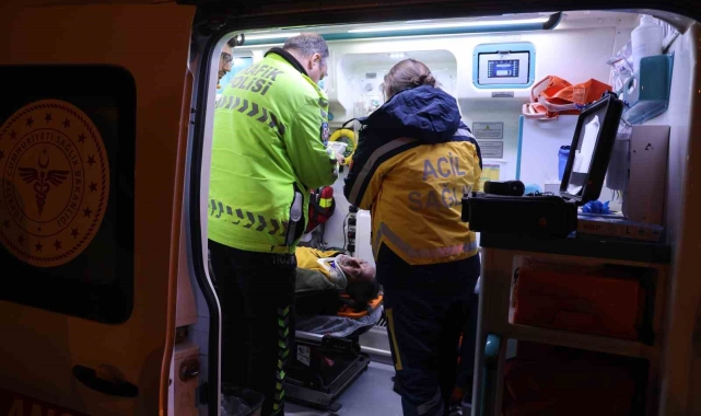 Kaza yapan alkollü sürücü, yardıma gelenlerden sigara istedi