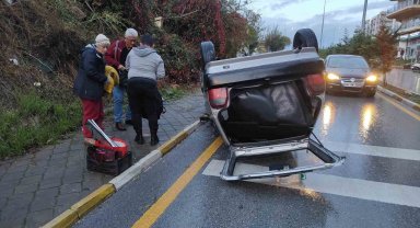 Kediye çarpmamak için manevra yaptığı otomobiliyle takla attı