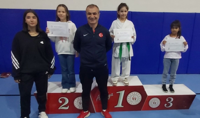 Kemer Belediyesi karate takımından 14 madalya