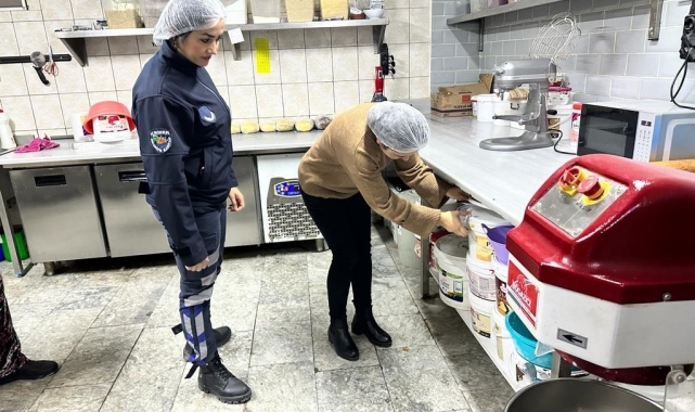 Kemer'de zabıta ekiplerinden yılbaşı öncesi denetim