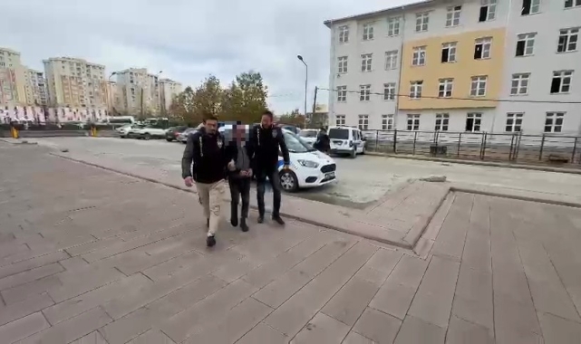 Kendini kaçırılmış gibi gösterip babasından fidye istedi