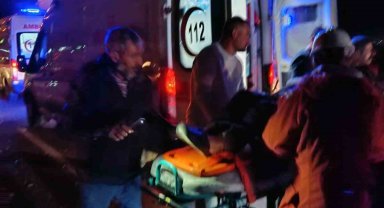 Kızıltepe'de kontrolden çıkan otomobil takla attı: 3'ü çocuk 8 yaralı