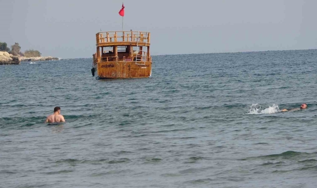 Kızkalesi'nde kış günü deniz keyfi