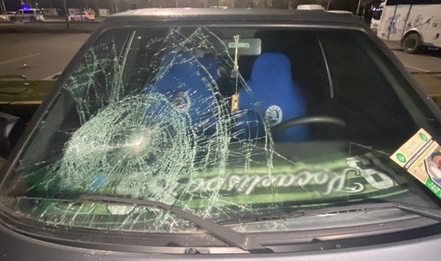 Kocaeli'de garip olay: 35 aracın camını patlatıp kayıplara karıştılar