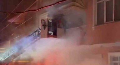 Kocaeli'de yangın paniği: Mahsur kalan kadını itfaiye kurtardı