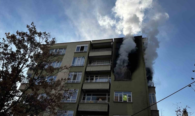 Konya'da 5. kattaki dairede çıkan yangın korkuttu
