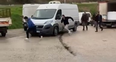 Kovaladığı kişi yakalayıp böyle darp etti