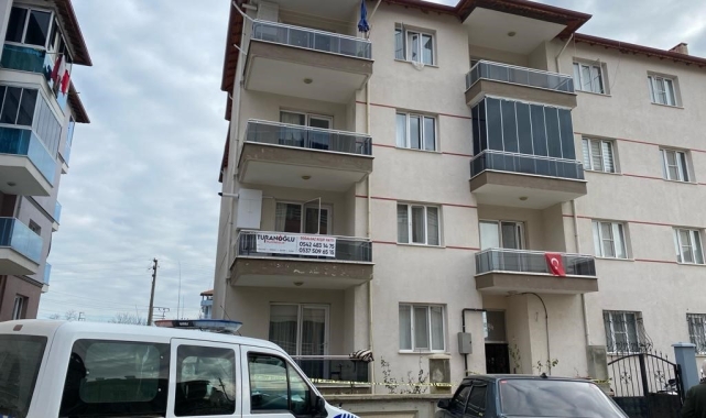 Kula'da 4. kattan düşen öğretmen hayata tutunamadı