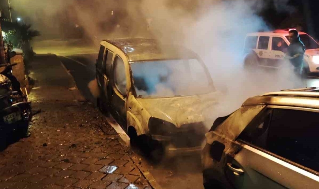 Kuşadası'nda araçların kundaklandığı iddiası