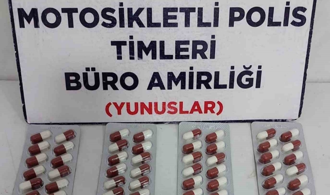 Kütahya'da bir kişinin üzerinde 56 adet galara isimli kapsül ele geçirildi