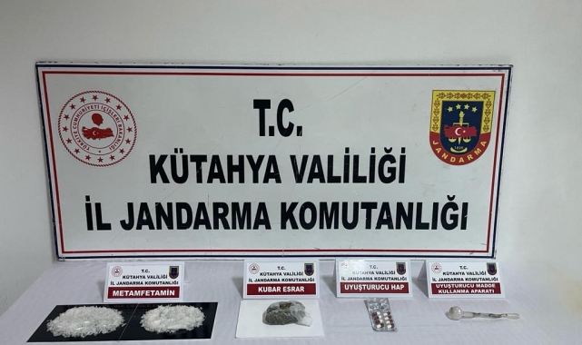 Kütahya'da durdurulan araçta uyuşturucu ele geçirildi: 2 şüpheli tutuklandı