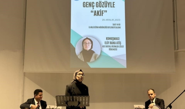 Kütahya'da lise öğrencisinden, "Genç Gözüyle Mehmet Akif" isimli konferans