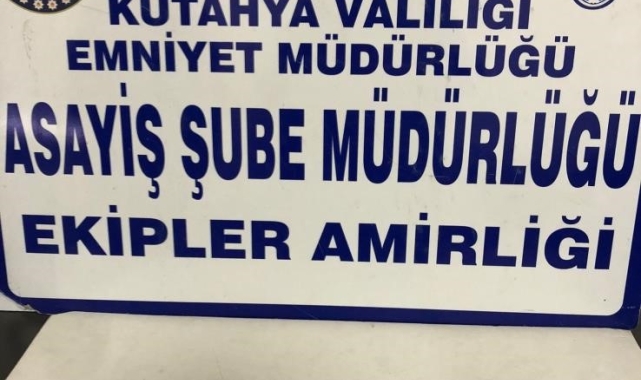 Kütahya'da polisin park, bahçe ve okul çevresi uygulamasında uyuşturucu ele geçirildi