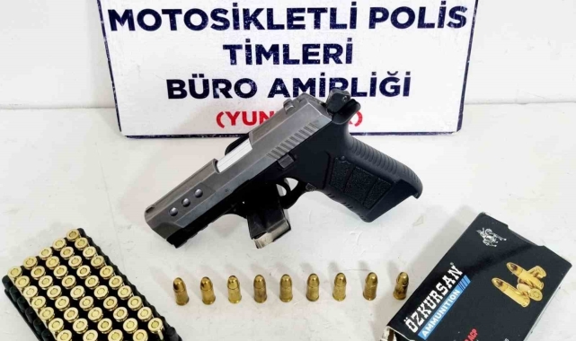 Kütahya'da Yunus Timleri ruhsatsız tabanca ele geçirdi