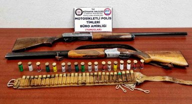 Kütahya'da Yunus Timlerince 17 yaşındaki gencin üzerinde ruhsatsız tüfek ele geçirildi