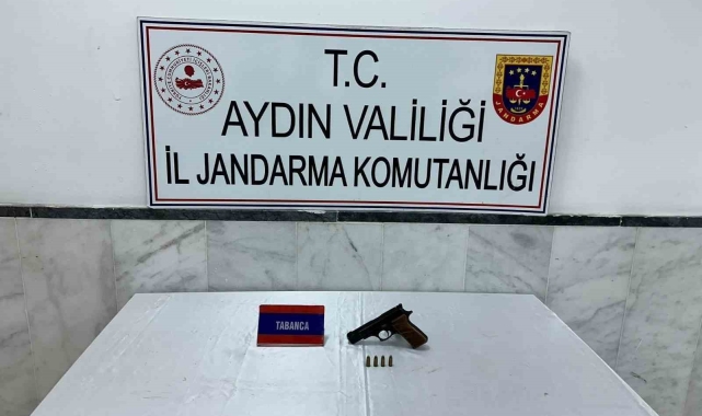 Kuyucak'taki evde ruhsatsız silah ele geçirildi