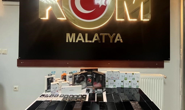 Malatya'da çok sayıda kaçak cep telefonu ele geçirildi