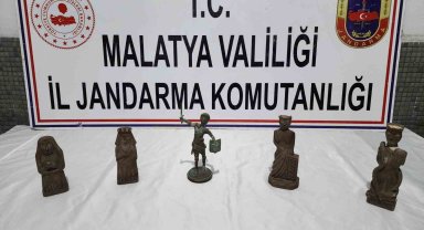 Malatya'da Roma dönemine ait 5 heykel ele geçirildi
