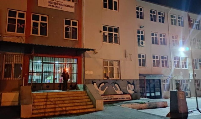 Manisa Emniyetinden okul bahçelerine gece kontrolü