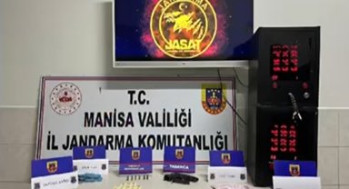 Manisa'da jandarmadan kumarcılara baskın