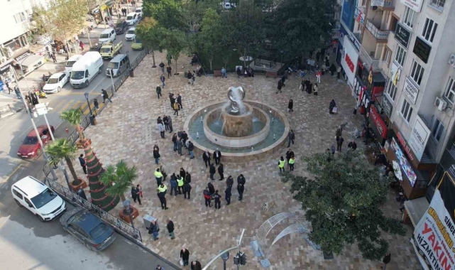 Manisa'nın sembol meydanı Kula Traverteniyle kaplandı