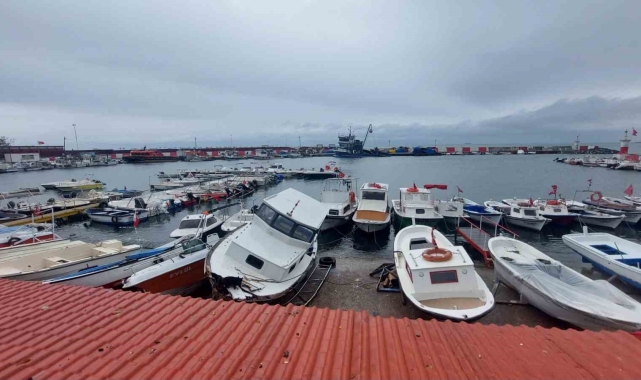 Marmara'da deniz ulaşımına poyraz engeli
