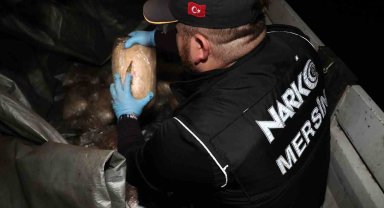 Mersin'de bir tırda 22 kilo 300 gram esrar ele geçirildi