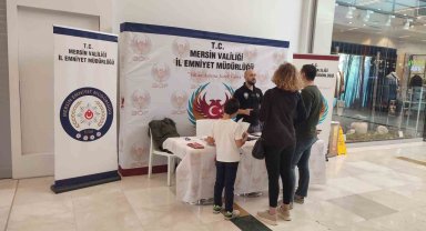 Mersin'de vatandaşlar teröre karşı bilgilendiriliyor