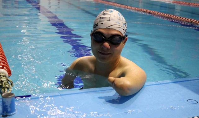 Milli takım kampına davet edilen paralimpik sporcular, şampiyonluk için kulaç atıyor