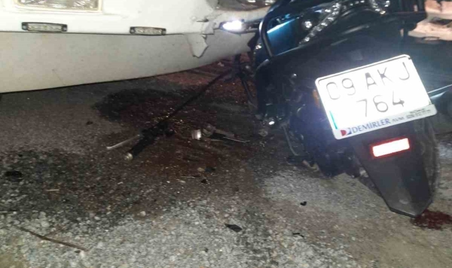 Motosiklet kamyona ok gibi saplandı